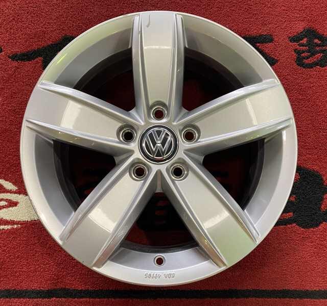 フォルクスワーゲン純正　コルヴァーラ　カラー：シルバー