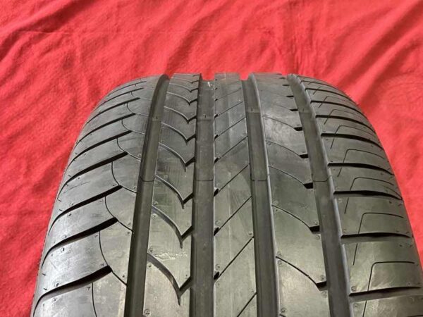 ２８５/４０R２０　１本のみ　グッドイヤー　エフィシエントグリップ　ＲＯＦ　★　２０１７年製