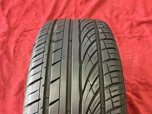 ２２５/５５R１８　１本のみ　ＨＩＦＬＹ　ヴィゴラス　ＨＰ８０１　２０２２年製