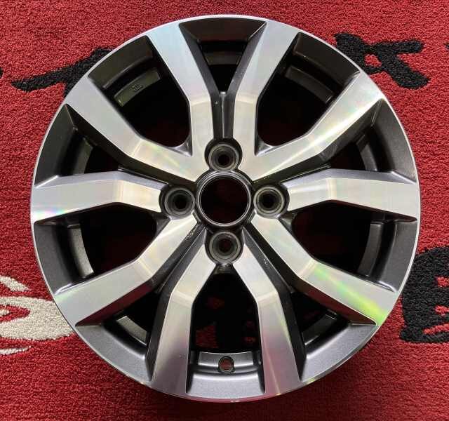 トヨタ純正　タンク　ルーミー　Ｍ９００系　１本のみ