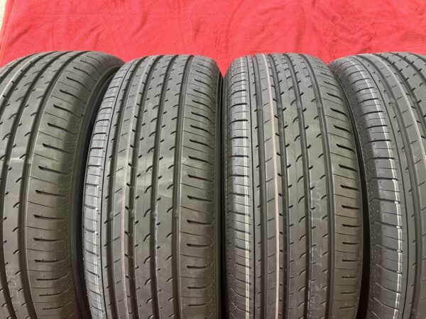 ２２５/６５R１７　ヨコハマ　アドバンＶ０３　２０２５年製