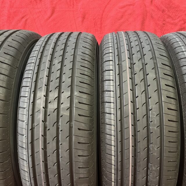 ２２５/６５R１７　ヨコハマ　アドバンＶ０３　２０２５年製