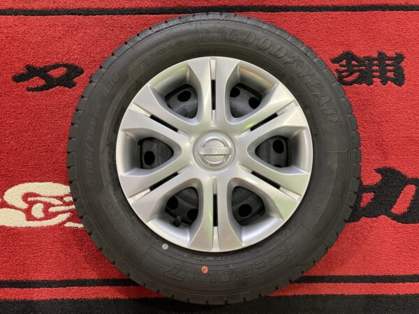 日産純正　ノート　E１２系　スチールホイール　カバー付　スタッドレスセット