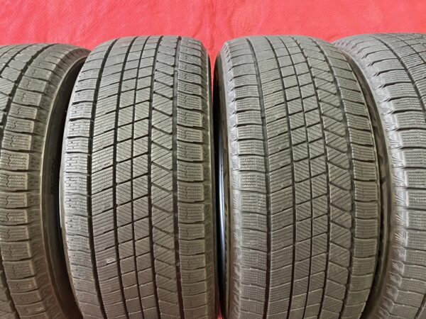 ２３５/５０R１８　ブリヂストン　ブリザック　ＶＲＸ３　２０２３年製