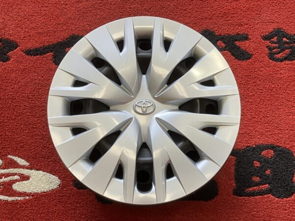 トヨタ純正　ヤリス　スチールホイール　カバー付　ＰＨ１０系