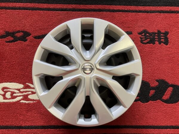 日産純正　エクストレイル　Ｔ３２　スチールホイール　カバー付